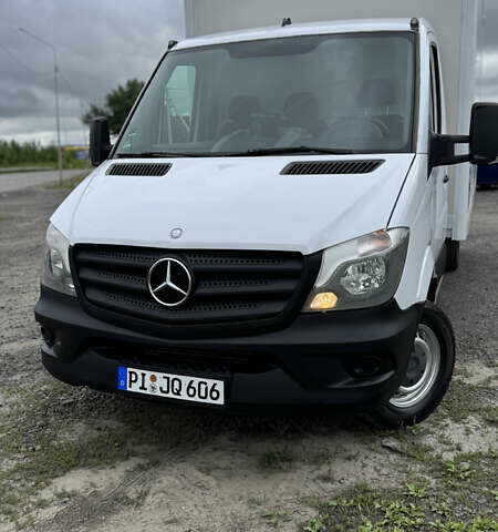 Белый Мерседес Sprinter, объемом двигателя 2.2 л и пробегом 250 тыс. км за 17199 $, фото 1 на Automoto.ua