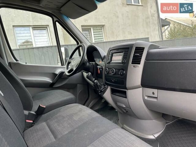Белый Мерседес Sprinter, объемом двигателя 0 л и пробегом 150 тыс. км за 19750 $, фото 6 на Automoto.ua