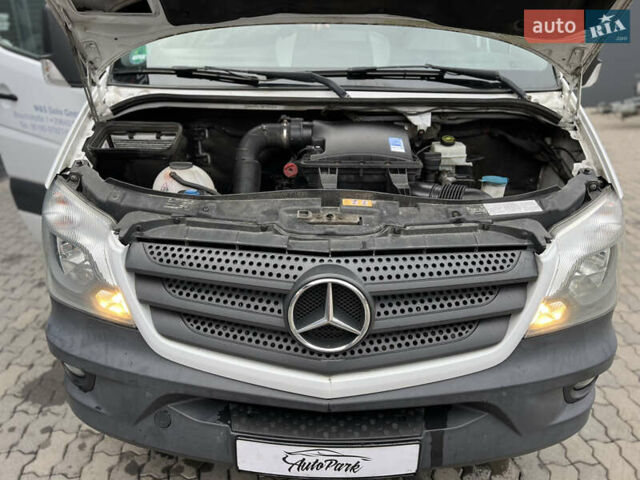 Белый Мерседес Sprinter, объемом двигателя 2.2 л и пробегом 349 тыс. км за 19900 $, фото 27 на Automoto.ua