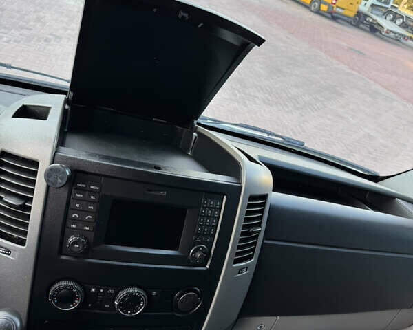 Білий Мерседес Sprinter, об'ємом двигуна 0 л та пробігом 347 тис. км за 17500 $, фото 48 на Automoto.ua