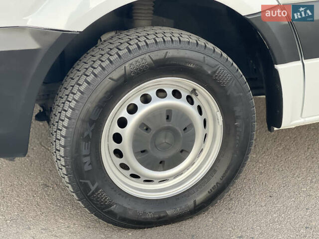 Белый Мерседес Sprinter, объемом двигателя 2.2 л и пробегом 320 тыс. км за 23500 $, фото 7 на Automoto.ua