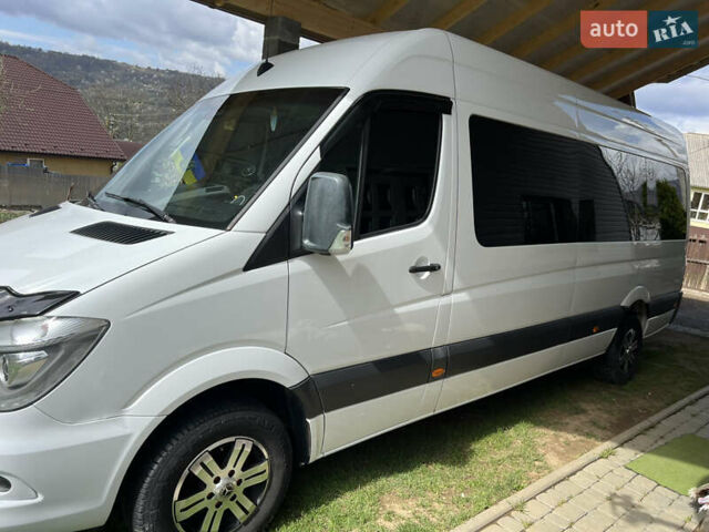 Белый Мерседес Sprinter, объемом двигателя 2.2 л и пробегом 213 тыс. км за 34560 $, фото 4 на Automoto.ua