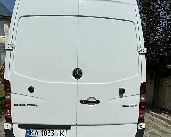 Белый Мерседес Sprinter, объемом двигателя 2.14 л и пробегом 176 тыс. км за 17952 $, фото 6 на Automoto.ua