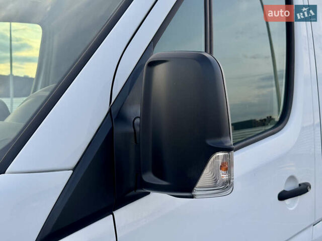 Белый Мерседес Sprinter, объемом двигателя 2.99 л и пробегом 95 тыс. км за 26800 $, фото 6 на Automoto.ua
