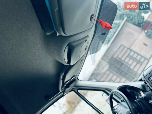 Белый Мерседес Sprinter, объемом двигателя 2.1 л и пробегом 330 тыс. км за 18700 $, фото 145 на Automoto.ua
