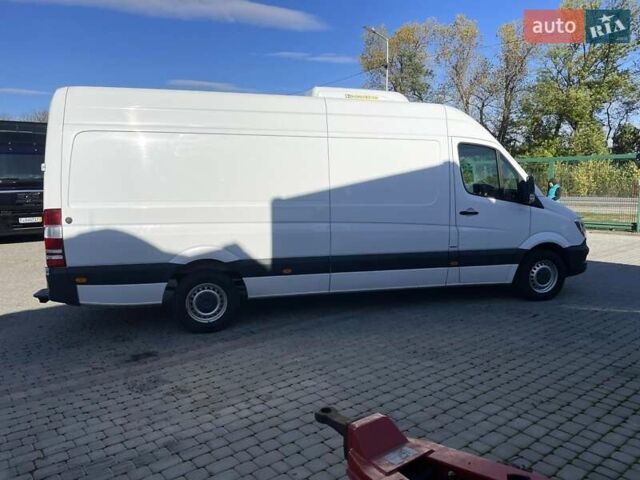 Белый Мерседес Sprinter, объемом двигателя 3 л и пробегом 517 тыс. км за 31800 $, фото 2 на Automoto.ua