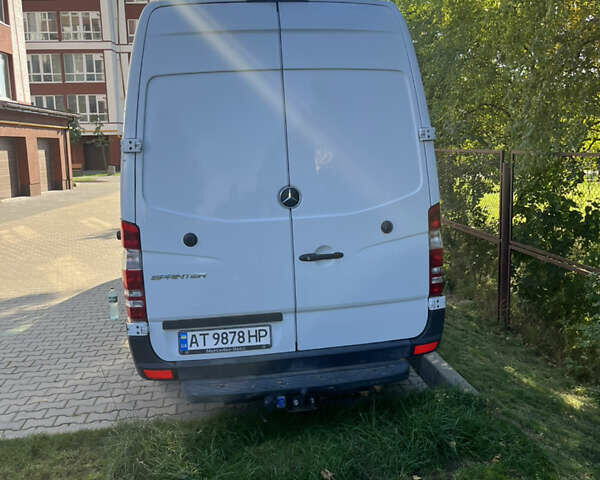 Белый Мерседес Sprinter, объемом двигателя 2.14 л и пробегом 272 тыс. км за 21500 $, фото 3 на Automoto.ua
