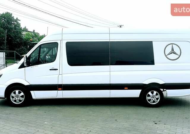 Белый Мерседес Sprinter, объемом двигателя 2.2 л и пробегом 250 тыс. км за 33999 $, фото 1 на Automoto.ua