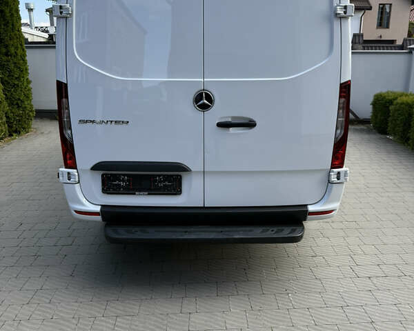 Белый Мерседес Sprinter, объемом двигателя 2.14 л и пробегом 304 тыс. км за 35000 $, фото 12 на Automoto.ua