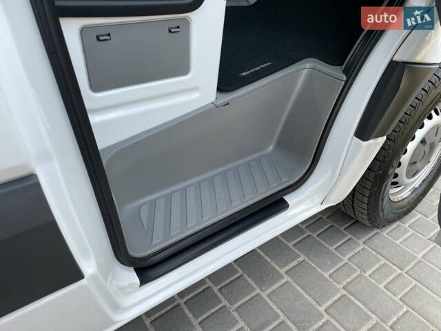 Белый Мерседес Sprinter, объемом двигателя 2.2 л и пробегом 280 тыс. км за 20900 $, фото 39 на Automoto.ua