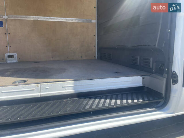 Белый Мерседес Sprinter, объемом двигателя 0 л и пробегом 350 тыс. км за 18000 $, фото 10 на Automoto.ua