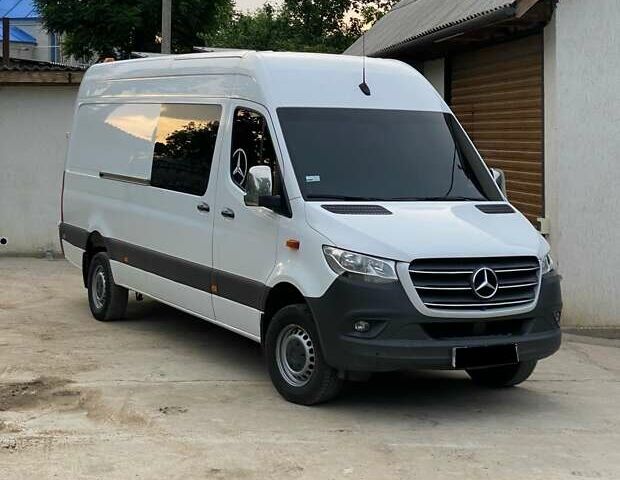 Белый Мерседес Sprinter, объемом двигателя 2.2 л и пробегом 520 тыс. км за 26500 $, фото 6 на Automoto.ua