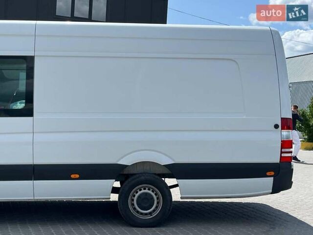 Белый Мерседес Sprinter, объемом двигателя 2.2 л и пробегом 230 тыс. км за 20900 $, фото 3 на Automoto.ua