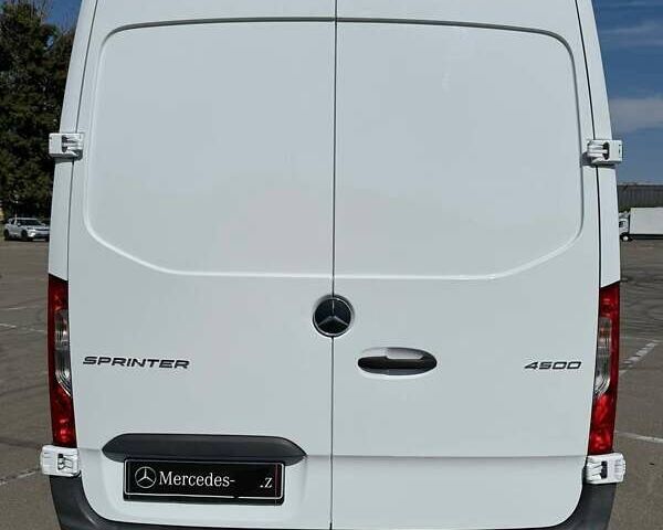 Белый Мерседес Sprinter, объемом двигателя 2.99 л и пробегом 164 тыс. км за 40999 $, фото 5 на Automoto.ua