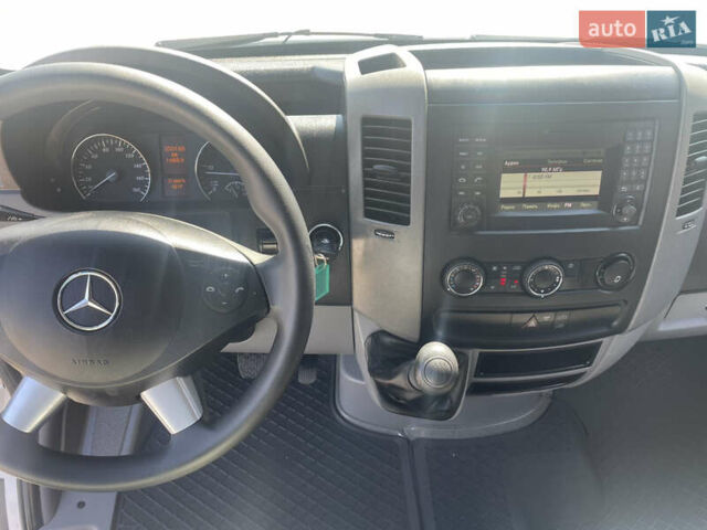 Белый Мерседес Sprinter, объемом двигателя 0 л и пробегом 350 тыс. км за 18000 $, фото 13 на Automoto.ua