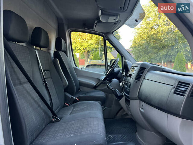 Белый Мерседес Sprinter, объемом двигателя 2.2 л и пробегом 388 тыс. км за 17200 $, фото 18 на Automoto.ua