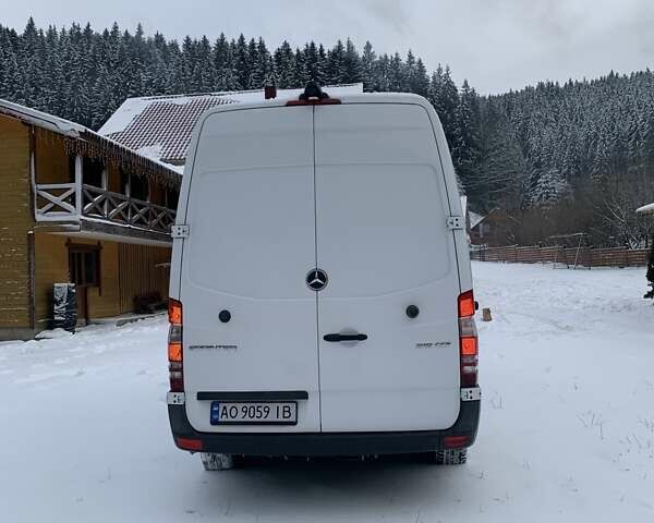 Белый Мерседес Sprinter, объемом двигателя 2.2 л и пробегом 279 тыс. км за 18900 $, фото 6 на Automoto.ua