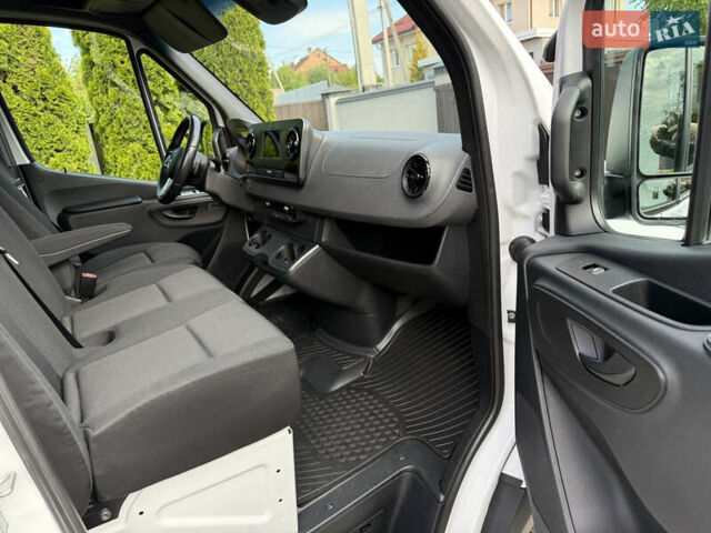 Белый Мерседес Sprinter, объемом двигателя 2.14 л и пробегом 304 тыс. км за 35000 $, фото 29 на Automoto.ua