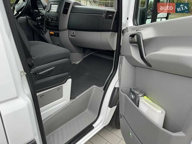 Белый Мерседес Sprinter, объемом двигателя 2.2 л и пробегом 238 тыс. км за 25300 $, фото 26 на Automoto.ua