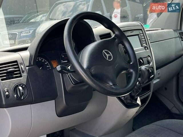 Белый Мерседес Sprinter, объемом двигателя 2.2 л и пробегом 230 тыс. км за 20900 $, фото 8 на Automoto.ua