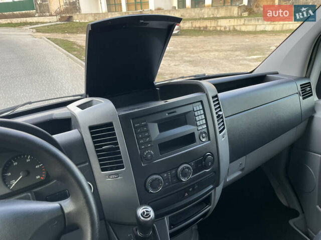 Белый Мерседес Sprinter, объемом двигателя 2.2 л и пробегом 280 тыс. км за 20900 $, фото 27 на Automoto.ua