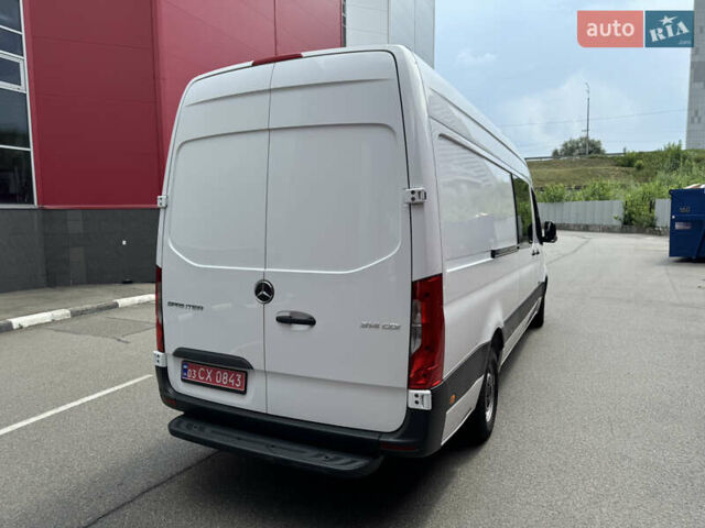 Белый Мерседес Sprinter, объемом двигателя 2.14 л и пробегом 193 тыс. км за 26900 $, фото 2 на Automoto.ua