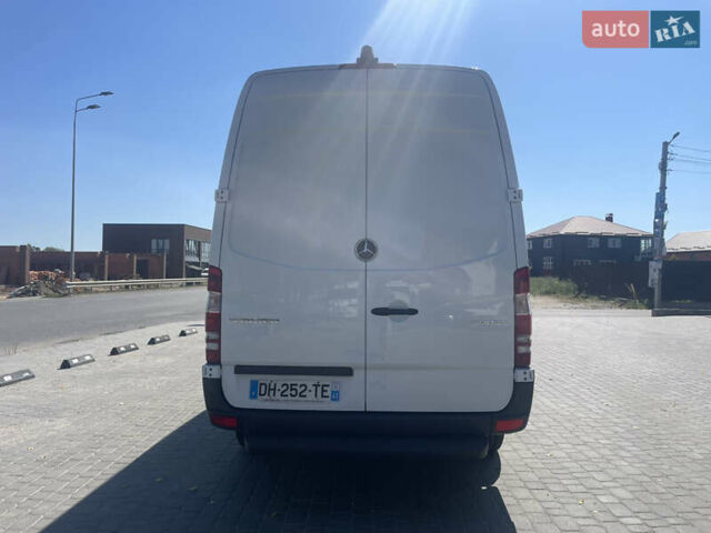 Белый Мерседес Sprinter, объемом двигателя 0 л и пробегом 350 тыс. км за 18000 $, фото 5 на Automoto.ua
