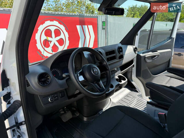 Белый Мерседес Sprinter, объемом двигателя 2.99 л и пробегом 164 тыс. км за 40999 $, фото 8 на Automoto.ua