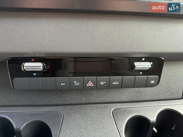 Белый Мерседес Sprinter, объемом двигателя 2.14 л и пробегом 304 тыс. км за 35000 $, фото 25 на Automoto.ua