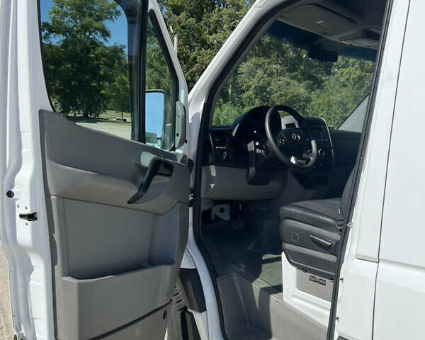 Білий Мерседес Sprinter, об'ємом двигуна 2.99 л та пробігом 160 тис. км за 27000 $, фото 13 на Automoto.ua
