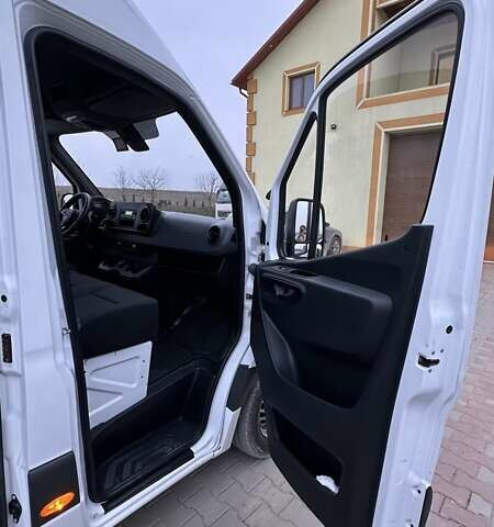 Белый Мерседес Sprinter, объемом двигателя 2.99 л и пробегом 222 тыс. км за 38200 $, фото 9 на Automoto.ua