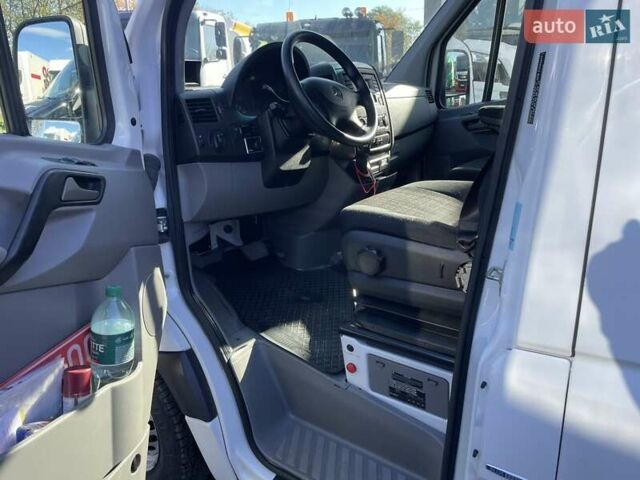 Белый Мерседес Sprinter, объемом двигателя 3 л и пробегом 517 тыс. км за 31800 $, фото 10 на Automoto.ua