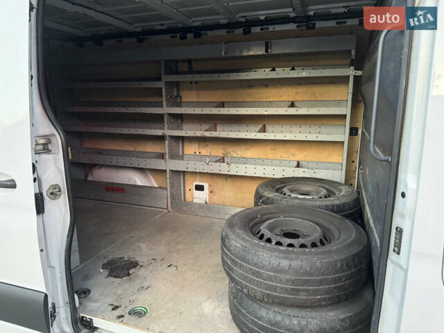 Белый Мерседес Sprinter, объемом двигателя 2.2 л и пробегом 307 тыс. км за 22390 $, фото 25 на Automoto.ua