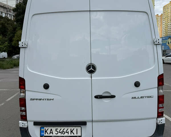 Белый Мерседес Sprinter, объемом двигателя 3 л и пробегом 404 тыс. км за 37000 $, фото 5 на Automoto.ua