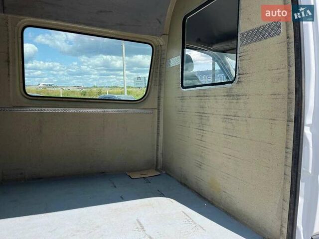 Белый Мерседес Sprinter, объемом двигателя 2.2 л и пробегом 230 тыс. км за 20900 $, фото 34 на Automoto.ua
