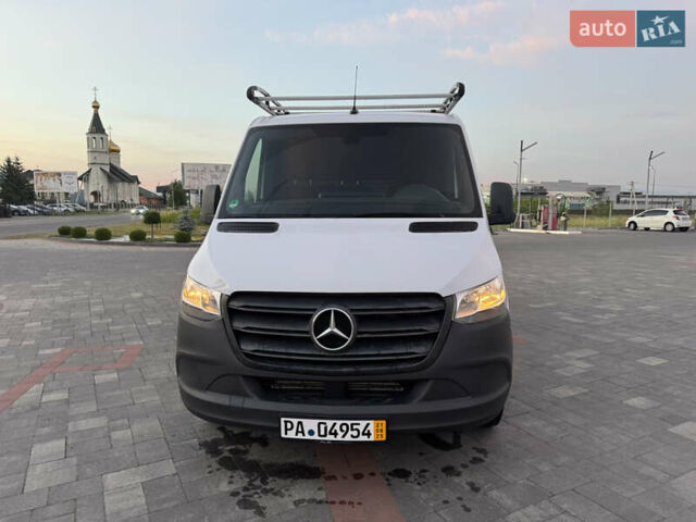 Белый Мерседес Sprinter, объемом двигателя 2.2 л и пробегом 307 тыс. км за 22390 $, фото 5 на Automoto.ua