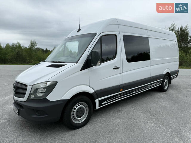 Белый Мерседес Sprinter, объемом двигателя 3 л и пробегом 289 тыс. км за 29800 $, фото 1 на Automoto.ua