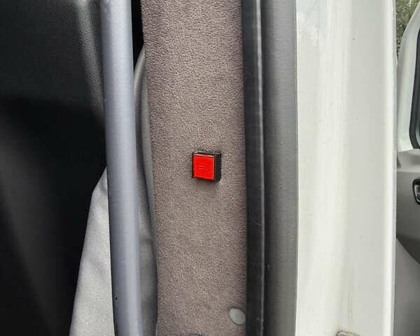 Белый Мерседес Sprinter, объемом двигателя 3 л и пробегом 404 тыс. км за 37000 $, фото 21 на Automoto.ua