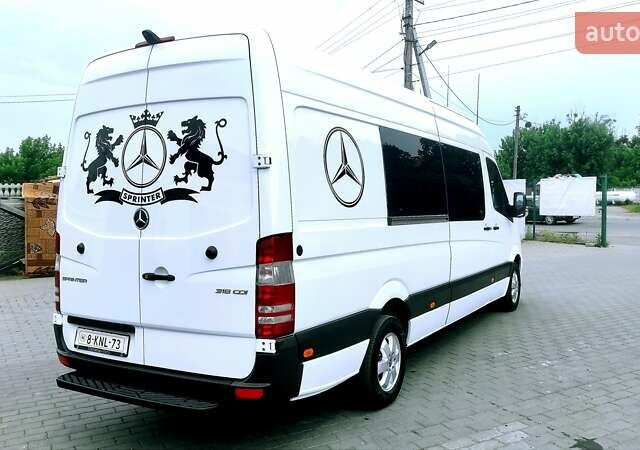 Белый Мерседес Sprinter, объемом двигателя 2.2 л и пробегом 250 тыс. км за 33999 $, фото 4 на Automoto.ua