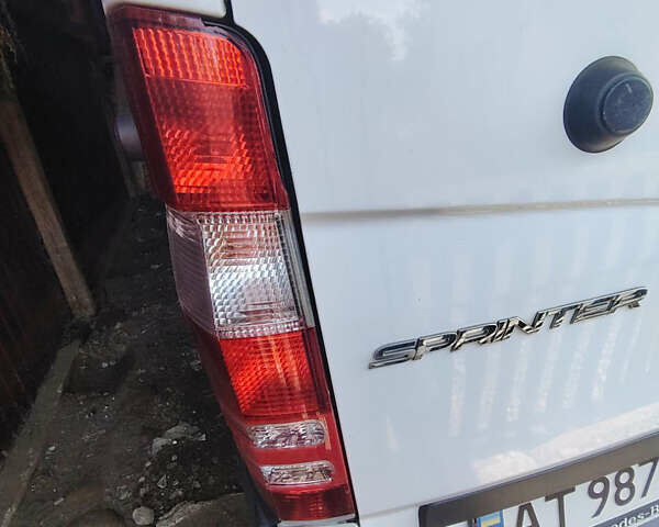 Белый Мерседес Sprinter, объемом двигателя 2.14 л и пробегом 272 тыс. км за 21500 $, фото 21 на Automoto.ua