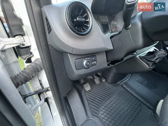 Білий Мерседес Sprinter, об'ємом двигуна 2.2 л та пробігом 259 тис. км за 32800 $, фото 40 на Automoto.ua