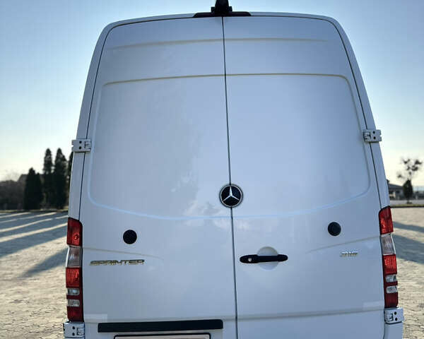Белый Мерседес Sprinter, объемом двигателя 2.2 л и пробегом 258 тыс. км за 24300 $, фото 11 на Automoto.ua