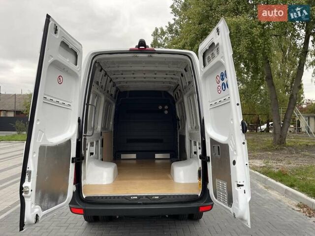 Белый Мерседес Sprinter, объемом двигателя 2.2 л и пробегом 238 тыс. км за 25300 $, фото 6 на Automoto.ua