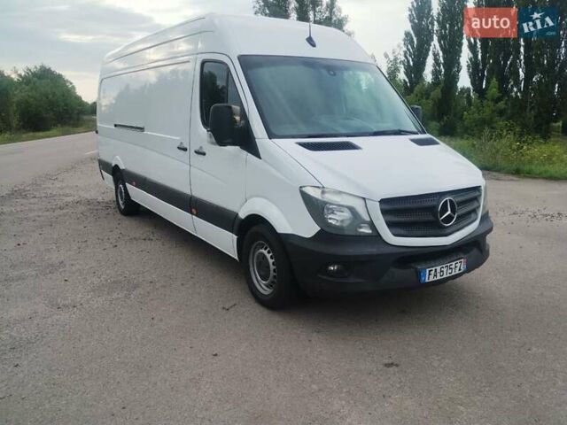Белый Мерседес Sprinter, объемом двигателя 2.2 л и пробегом 262 тыс. км за 20800 $, фото 7 на Automoto.ua