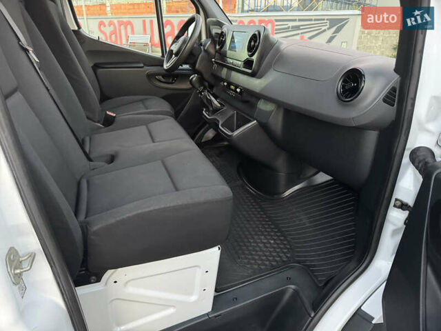 Белый Мерседес Sprinter, объемом двигателя 2.2 л и пробегом 307 тыс. км за 22390 $, фото 31 на Automoto.ua