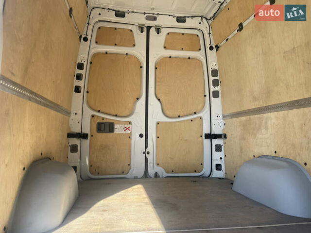 Белый Мерседес Sprinter, объемом двигателя 0 л и пробегом 350 тыс. км за 18000 $, фото 11 на Automoto.ua