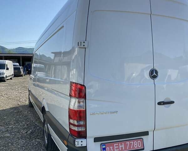 Белый Мерседес Sprinter, объемом двигателя 2.2 л и пробегом 165 тыс. км за 20450 $, фото 30 на Automoto.ua