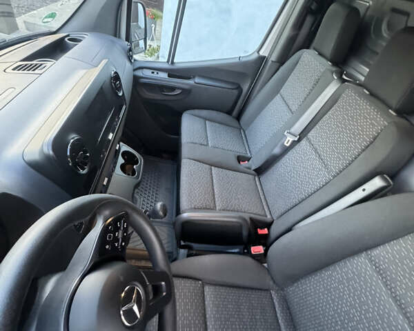 Білий Мерседес Sprinter, об'ємом двигуна 2.2 л та пробігом 259 тис. км за 32800 $, фото 65 на Automoto.ua