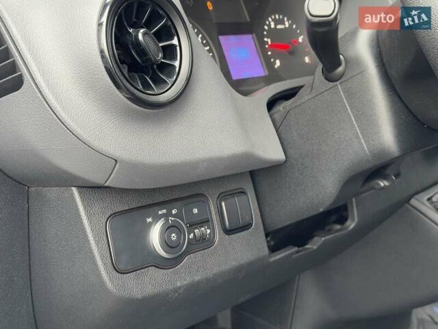 Белый Мерседес Sprinter, объемом двигателя 2.2 л и пробегом 195 тыс. км за 24400 $, фото 14 на Automoto.ua