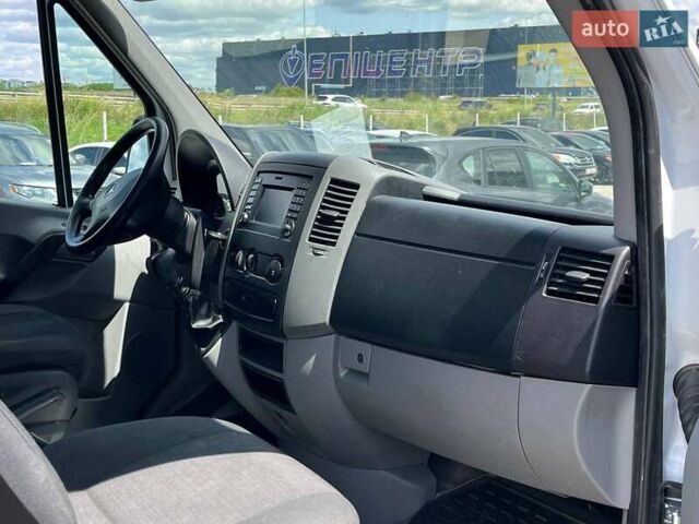 Белый Мерседес Sprinter, объемом двигателя 2.2 л и пробегом 230 тыс. км за 20900 $, фото 24 на Automoto.ua